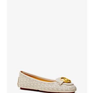 Selling new size 7 MK Bellies